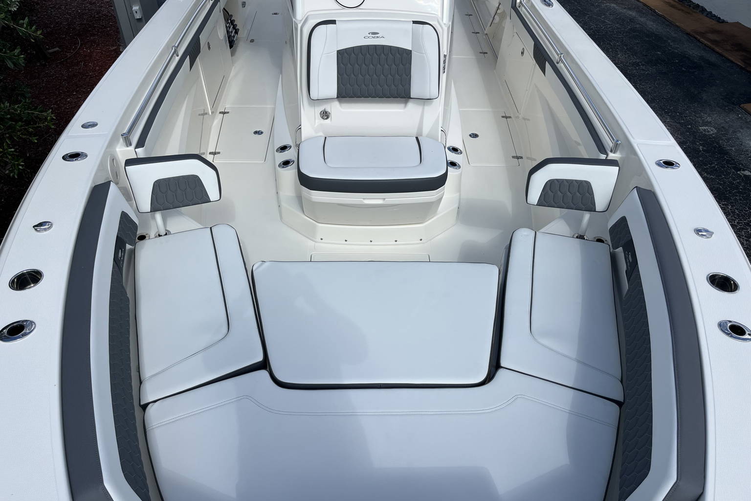 New 2026 Cobia 305 CC #L013 image 32