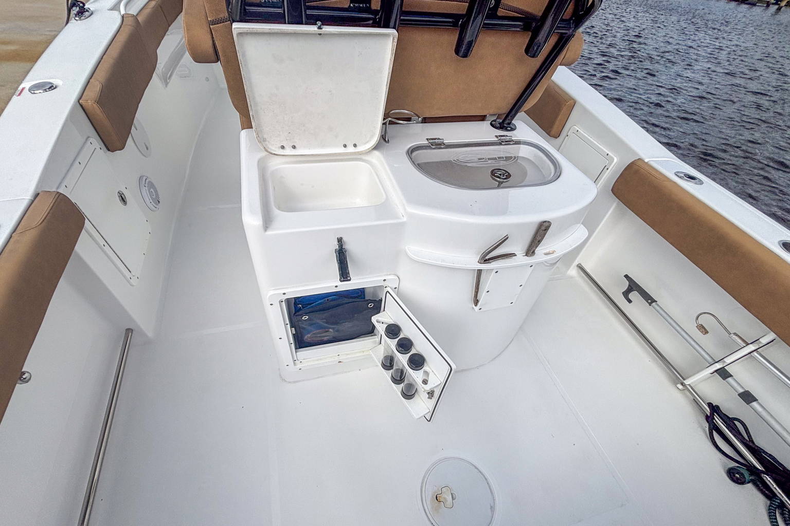 Used 2022 Sea Hunt 305 CC #0061 image 7