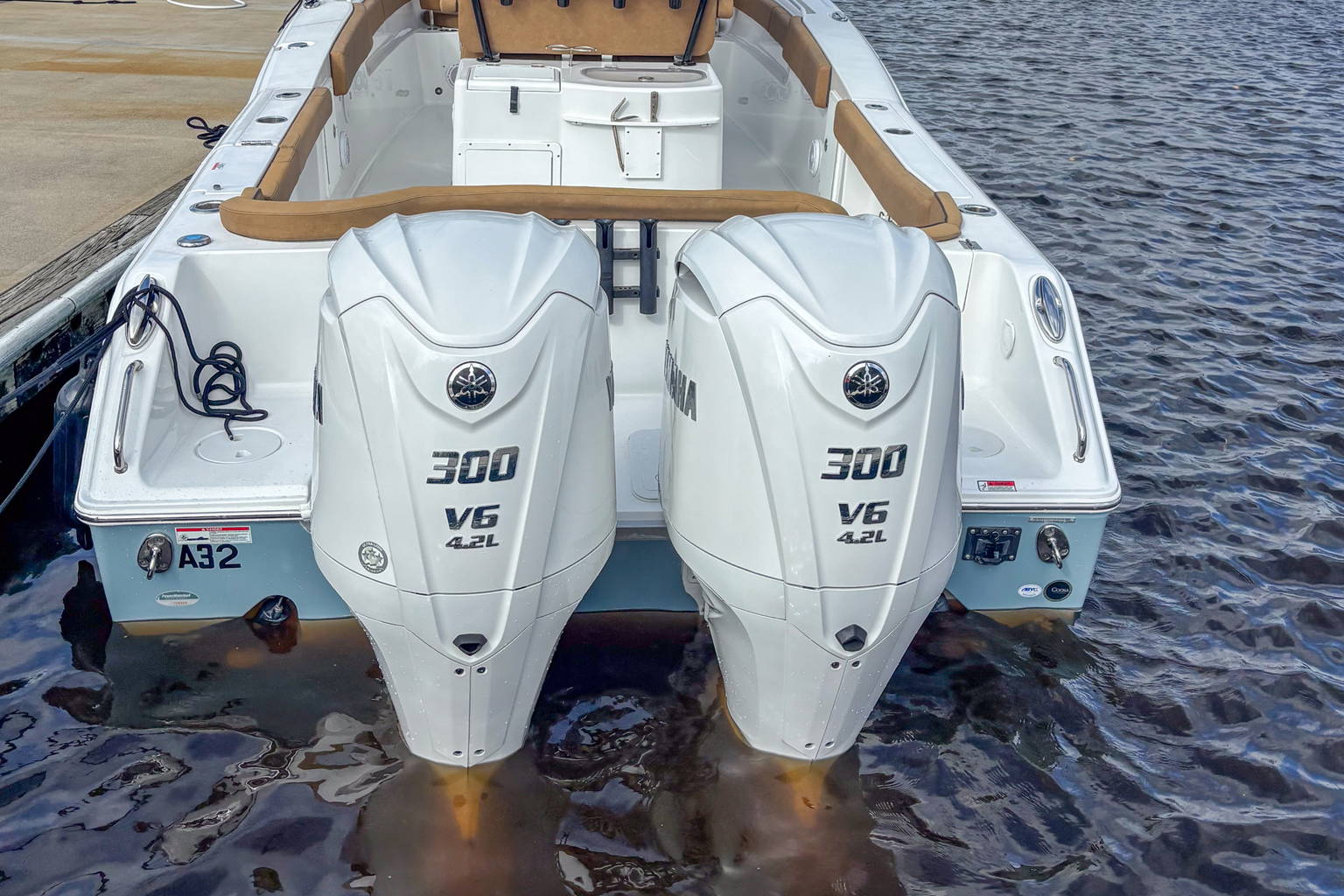 Used 2022 Sea Hunt 305 CC #0061 image 4