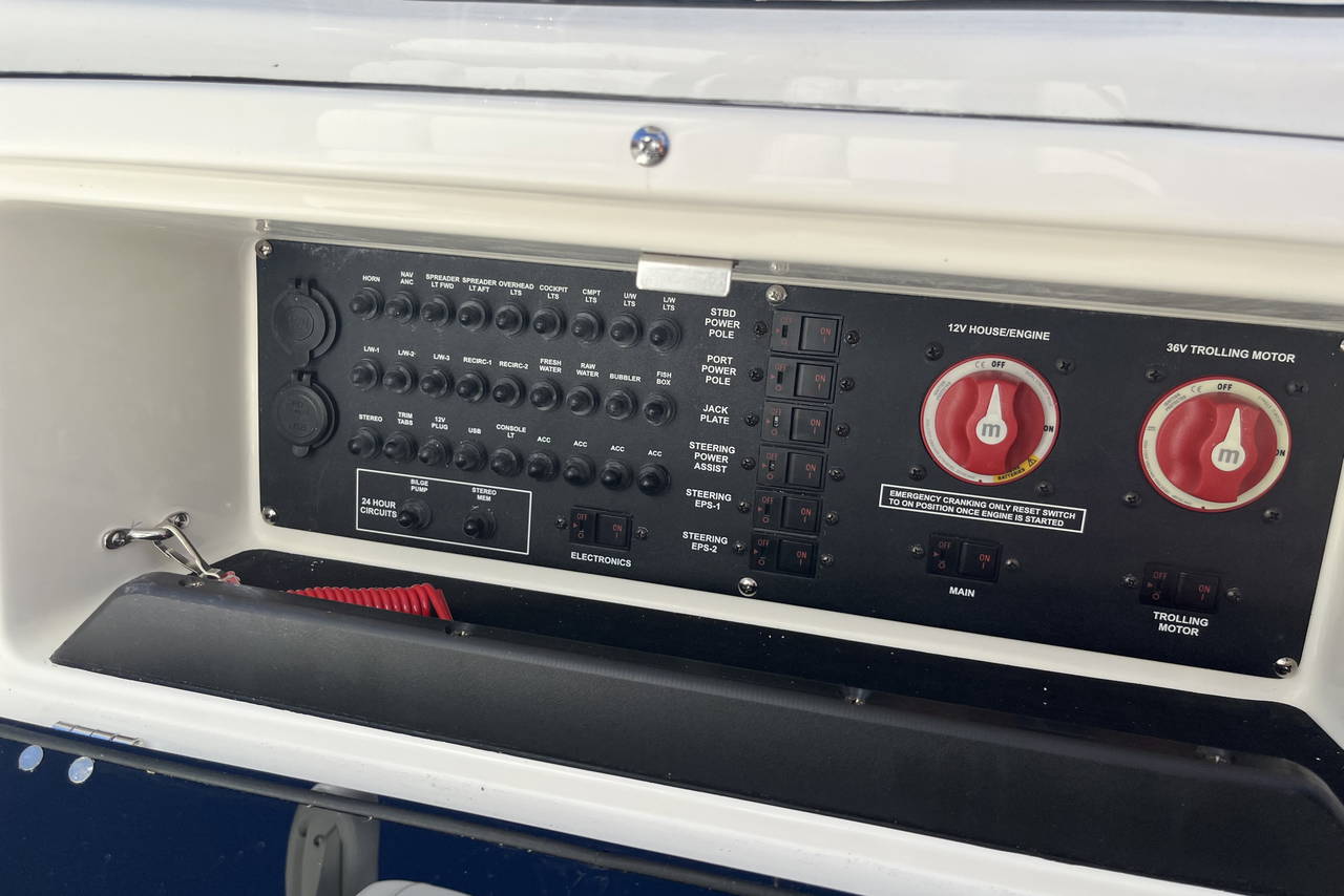 Alternative image of Pathfinder 2500 Hybrid in Vero Beach, FL