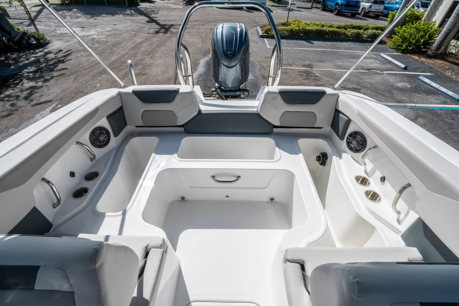 New 2026 Hurricane SunDeck 2050 OB #1049 image 12