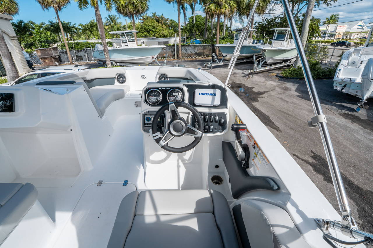 Alternative image of Hurricane SunDeck 2050 OB in West Palm Beach, FL