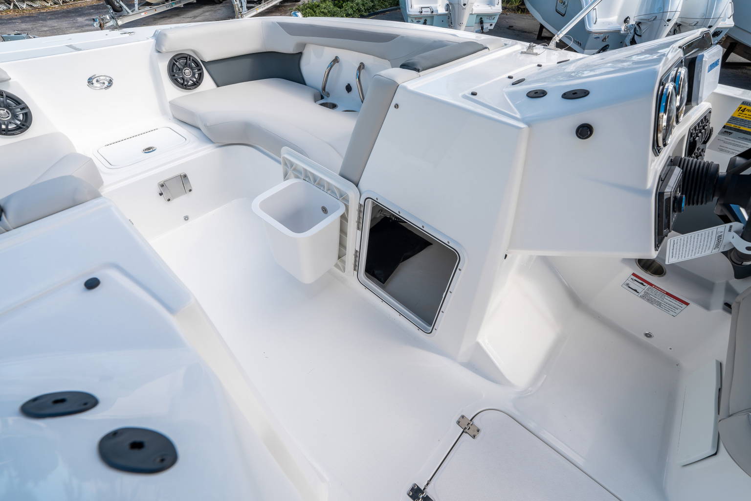 New 2026 Hurricane SunDeck 2050 OB #1049 image 18