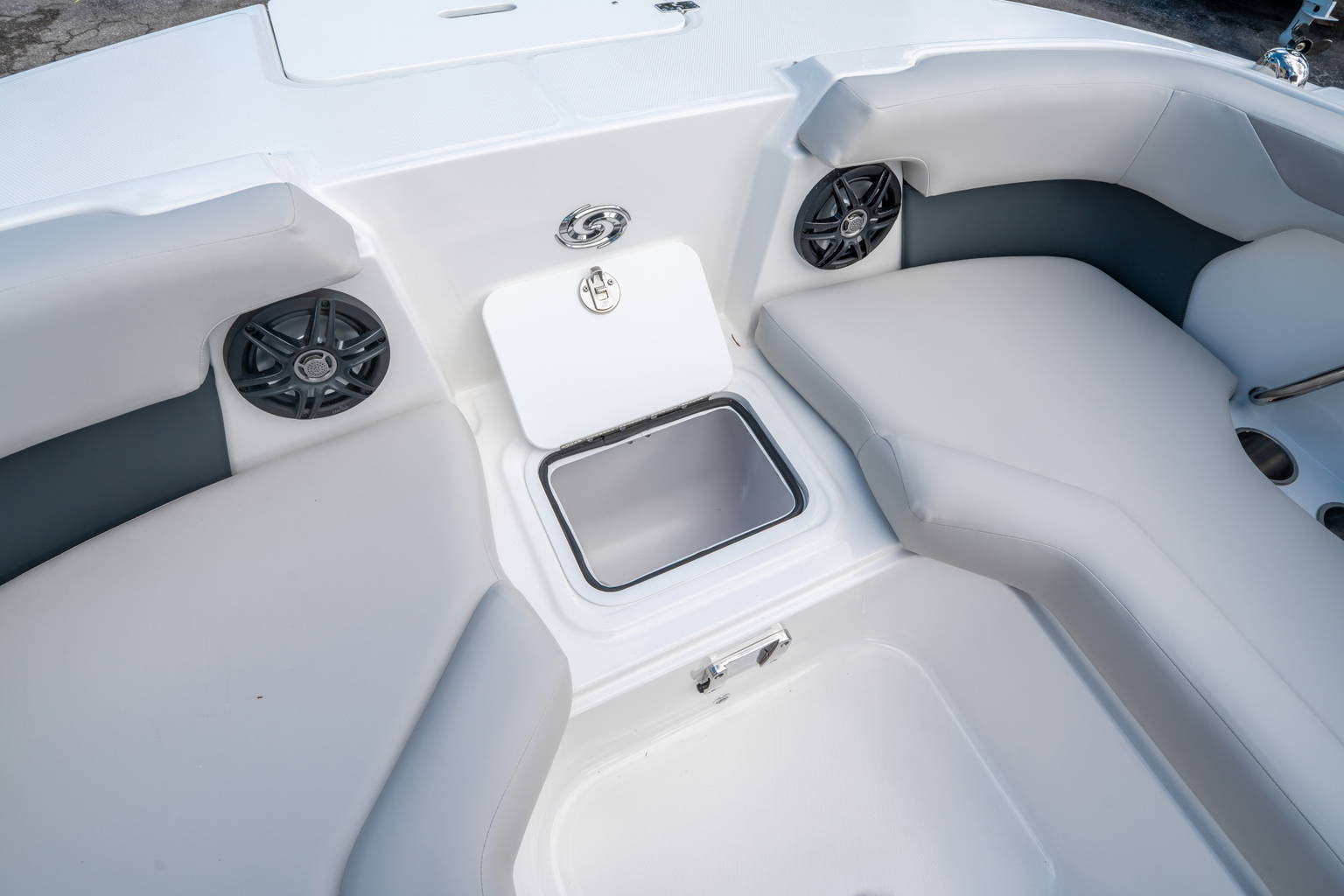 New 2026 Hurricane SunDeck 2050 OB #1049 image 21