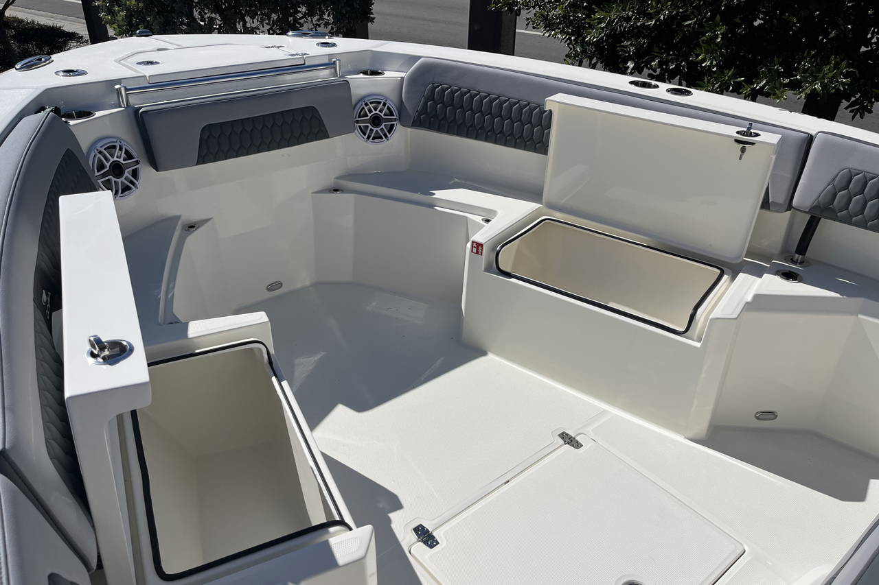 Alternative image of Cobia 285 CC Open in Vero Beach, FL