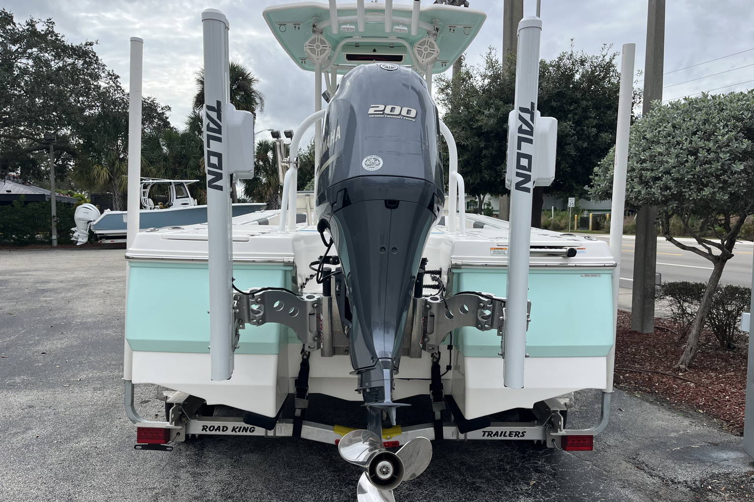 Used 2020 Robalo 226 Cayman #0195 image 5