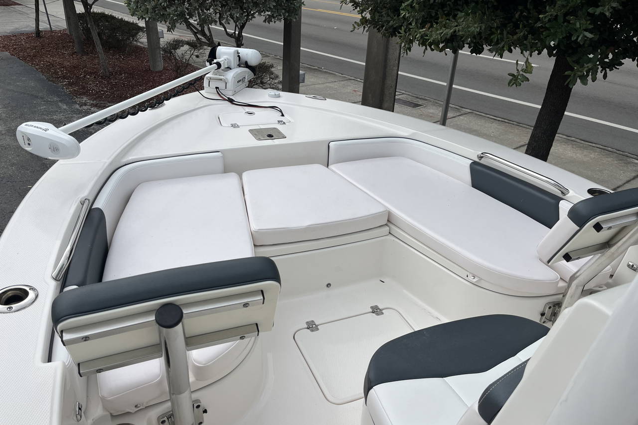 Alternative image of Robalo 226 Cayman in Vero Beach, FL