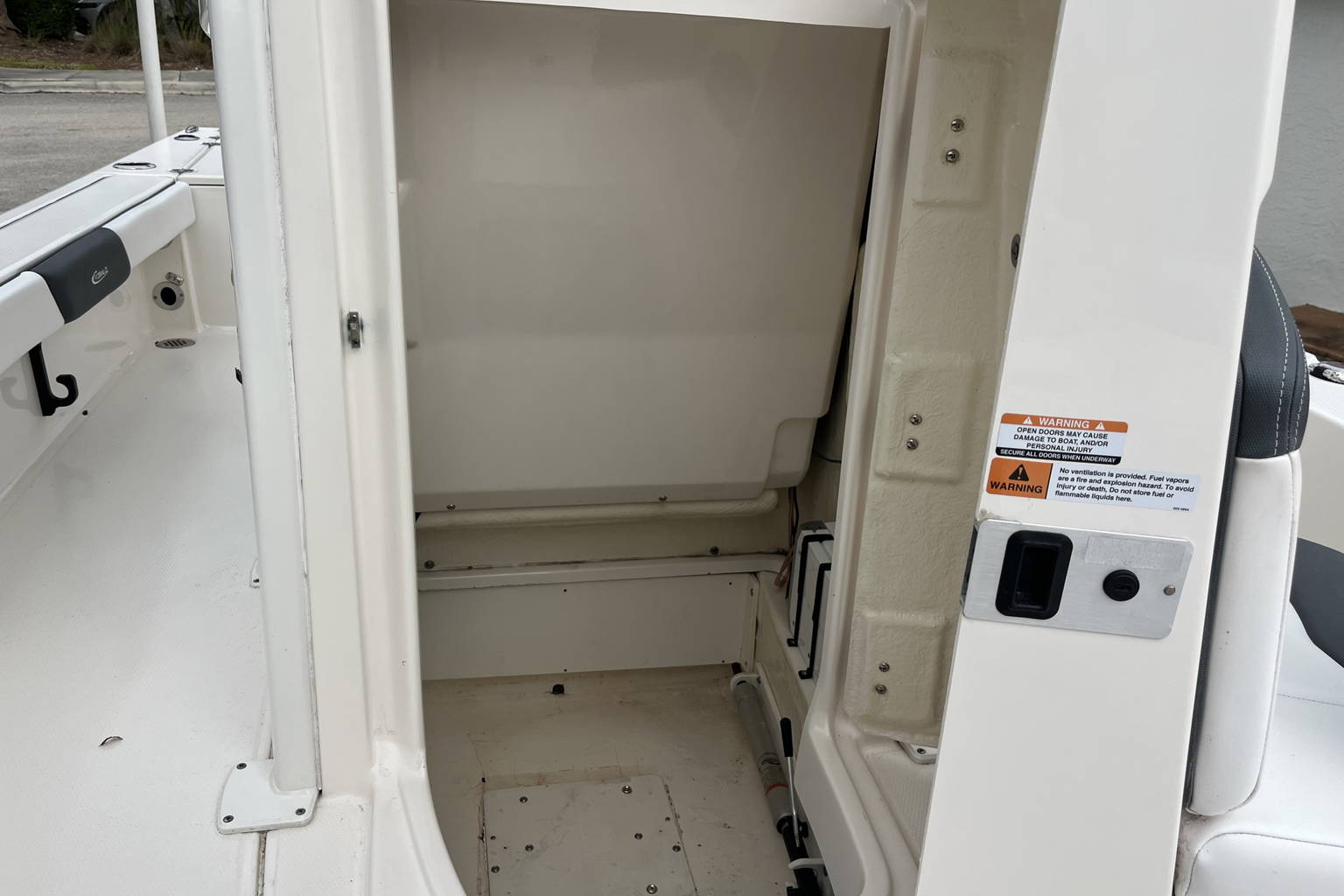 Used 2020 Robalo 226 Cayman #0195 image 24