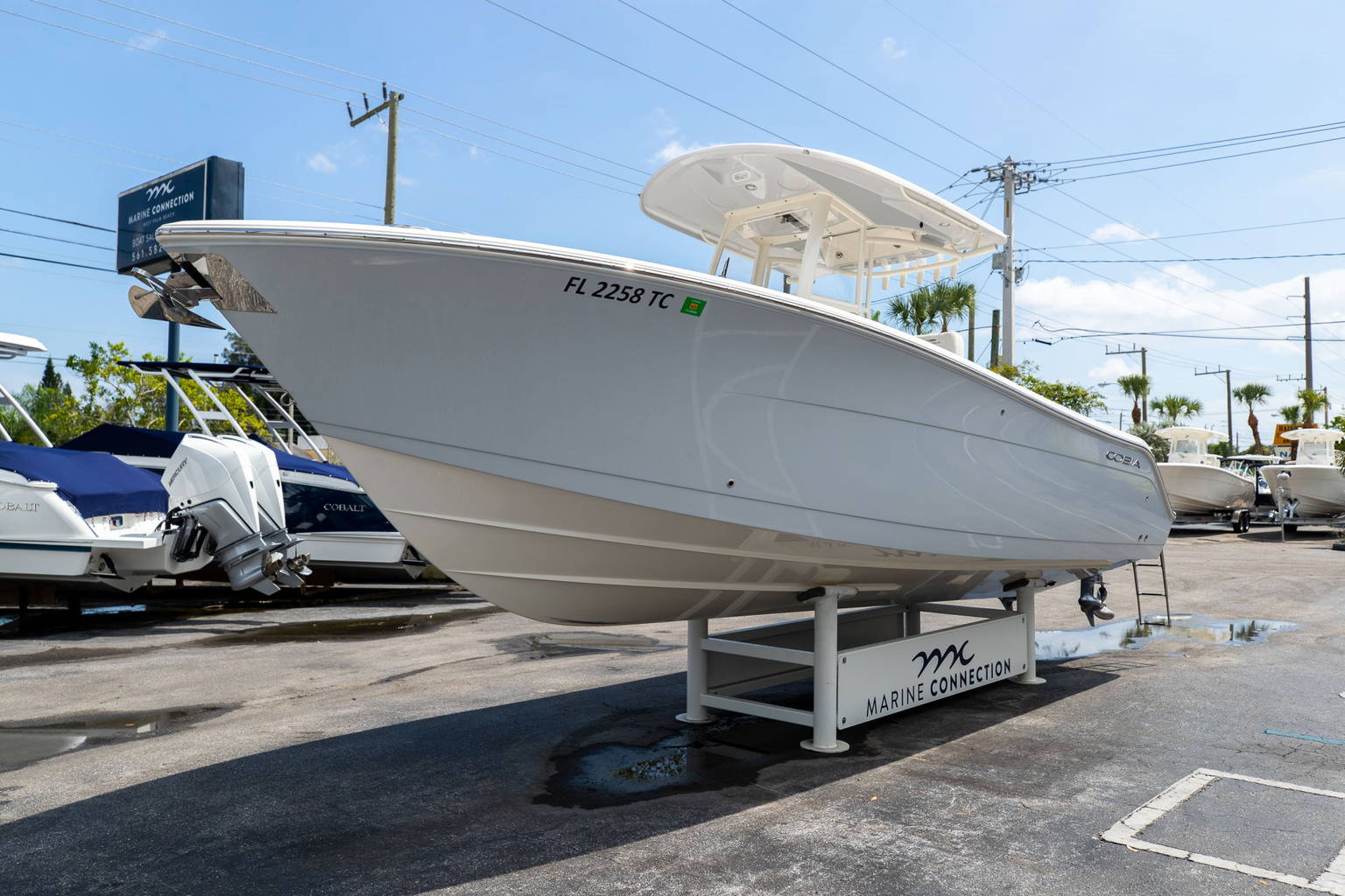 Used 2022 Cobia 280 CC #D020 image 5