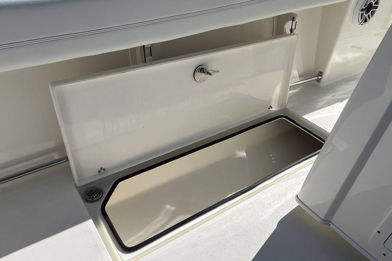 New 2026 Cobia 320 CC #A002 image 32