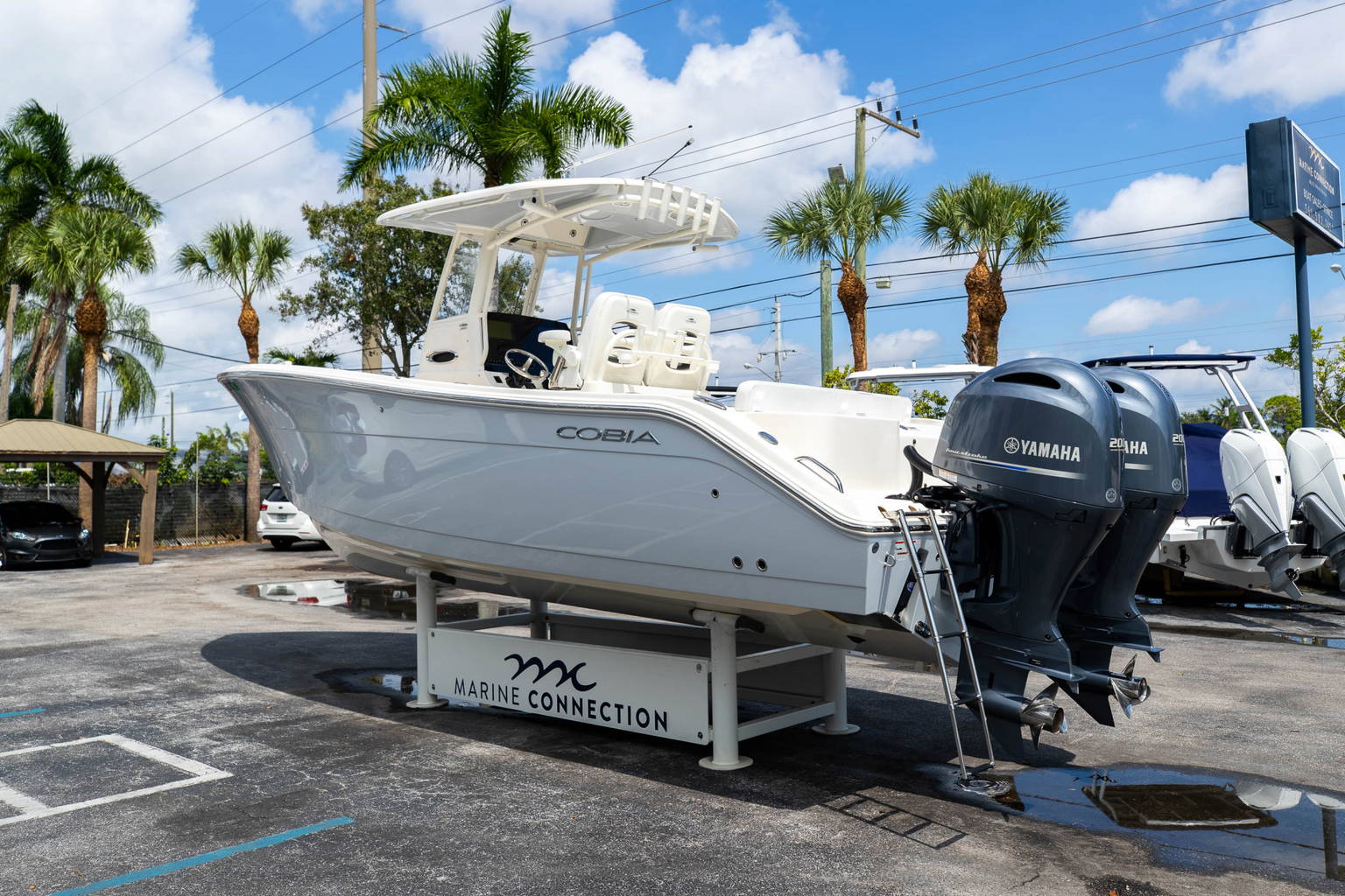 Used 2022 Cobia 280 CC #D020 image 8