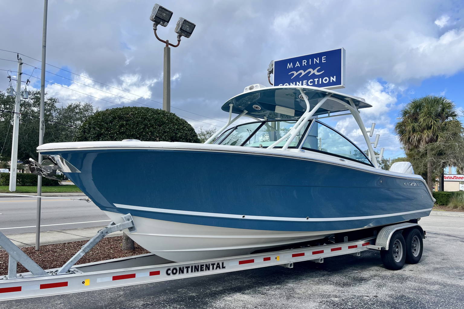 New 2026 Cobia 280 DC #D010 image 2