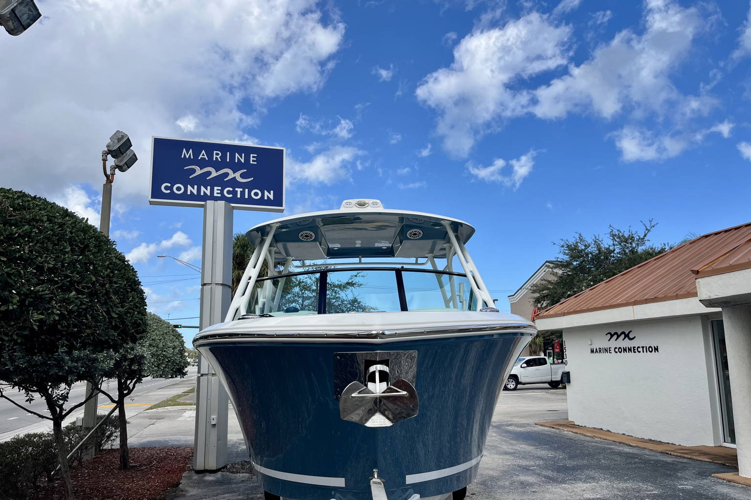 New 2026 Cobia 280 DC #D010 image 3