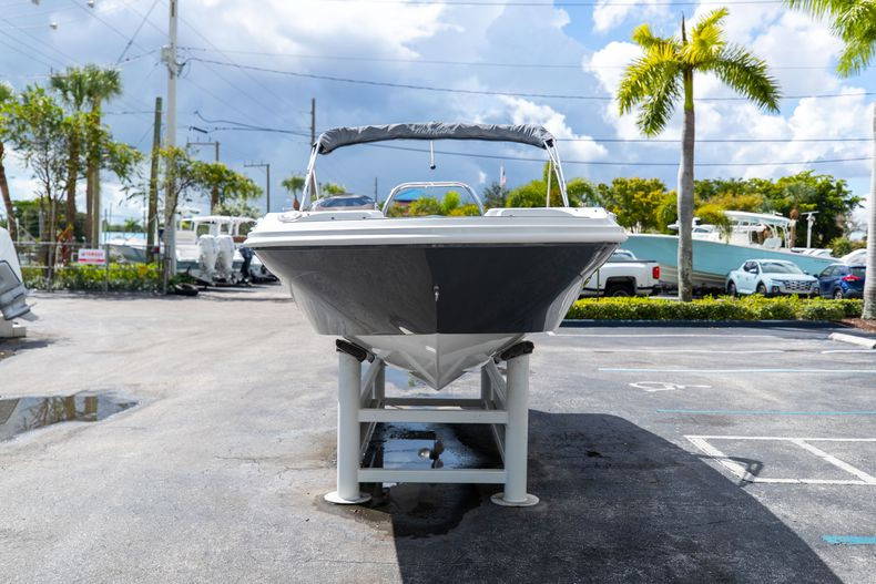 Used 2021 Hurricane SunDeck Sport SS 185 OB #9844 image 7
