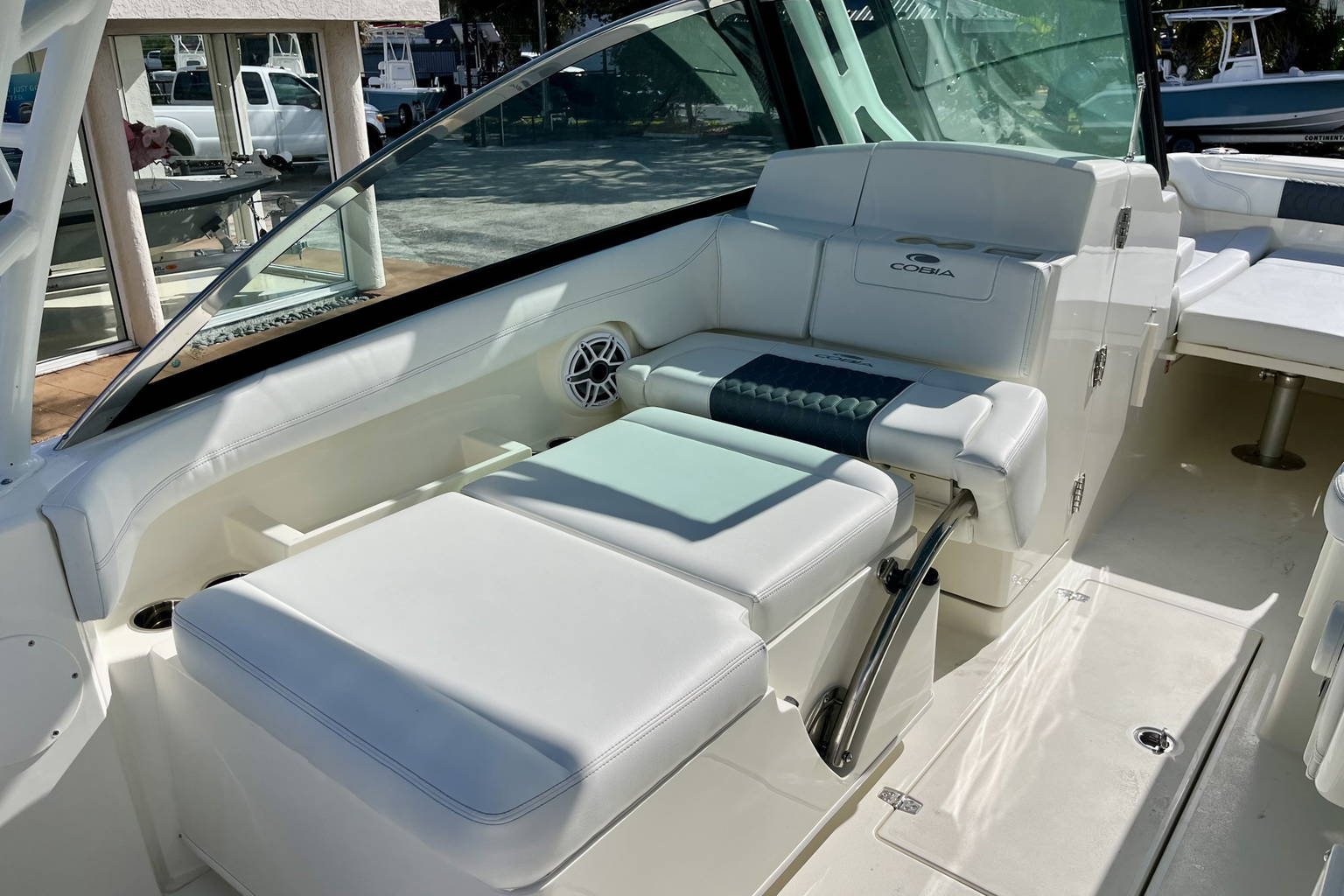 New 2026 Cobia 280 DC #D010 image 37