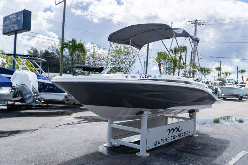 Used 2021 Hurricane SunDeck Sport SS 185 OB #9844 image 8
