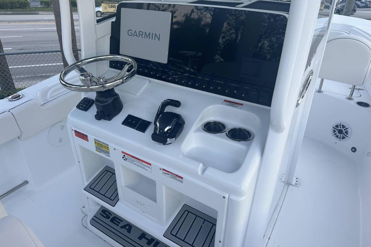 Alternative image of Sea Hunt Gamefish 25 in West Palm Beach, FL