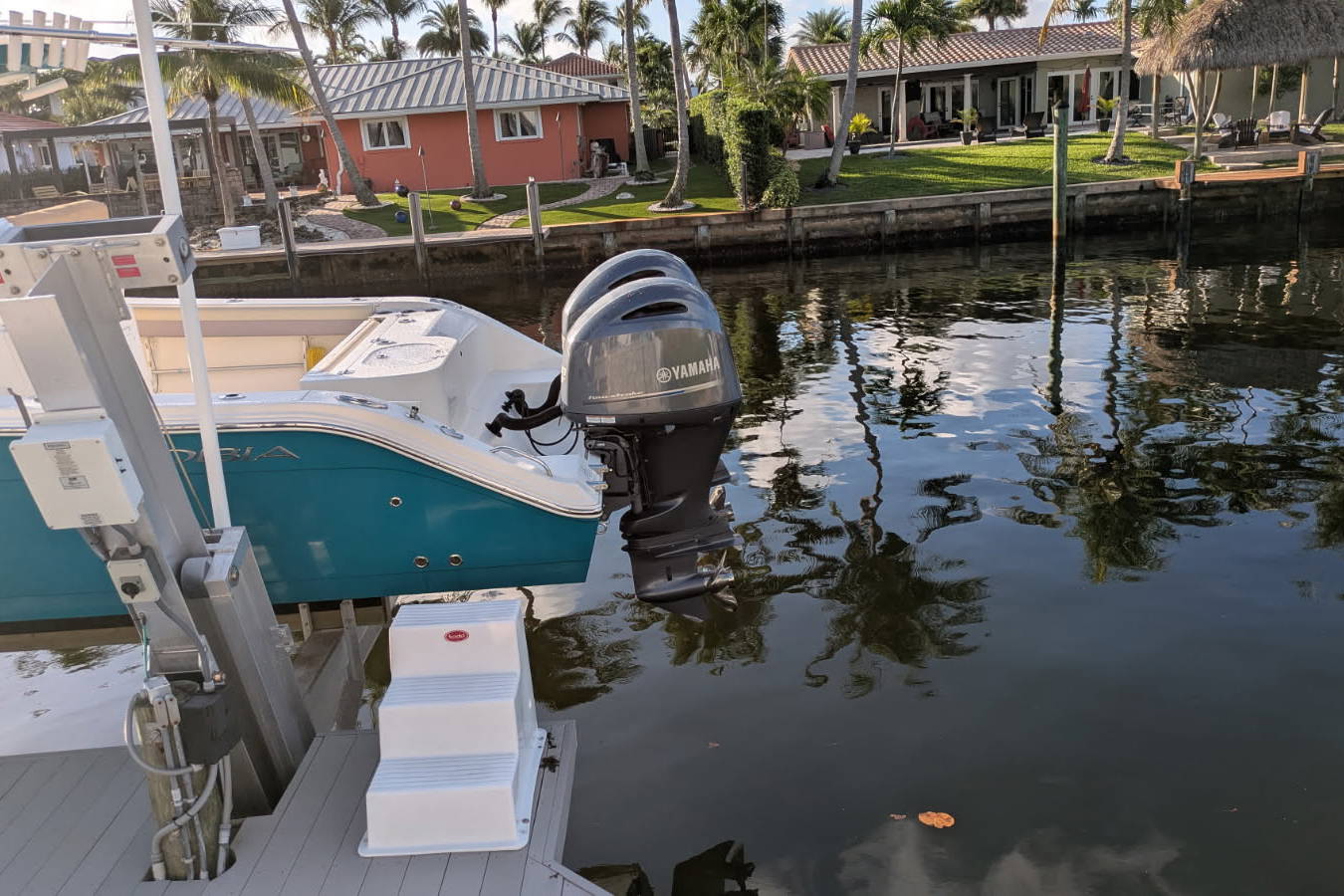 Used 2018 Cobia 277 CC #W031 image 2