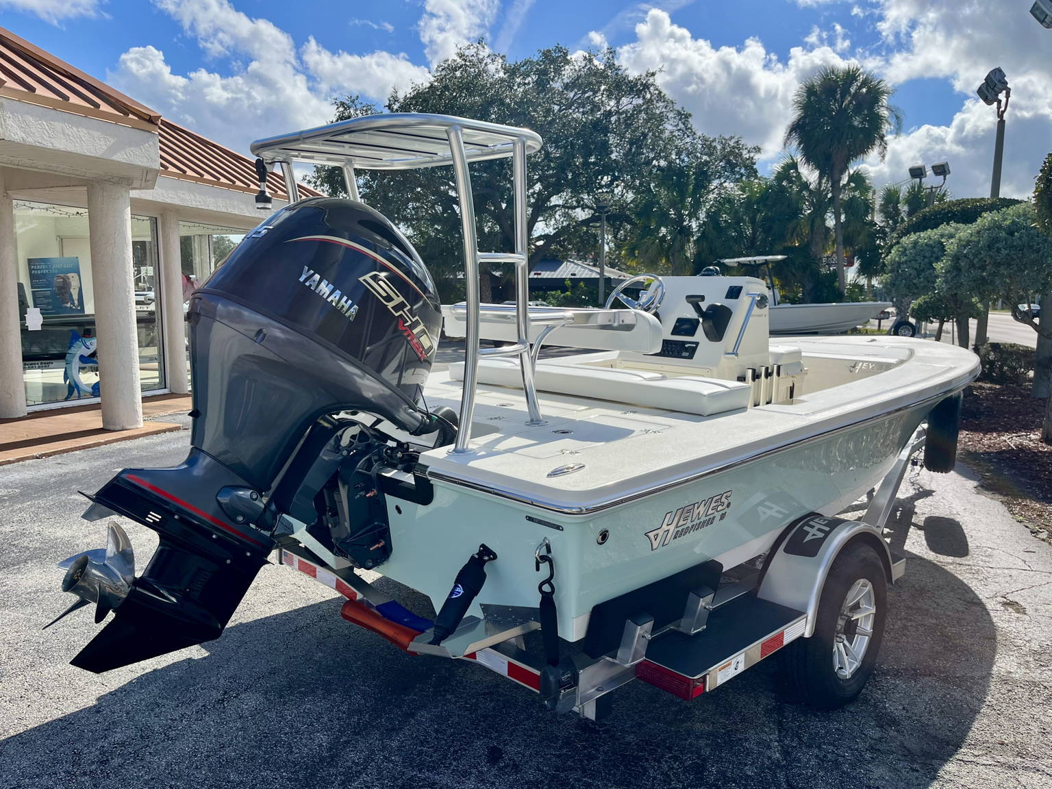 Alternative image of Hewes Redfisher 16 in Vero Beach, FL