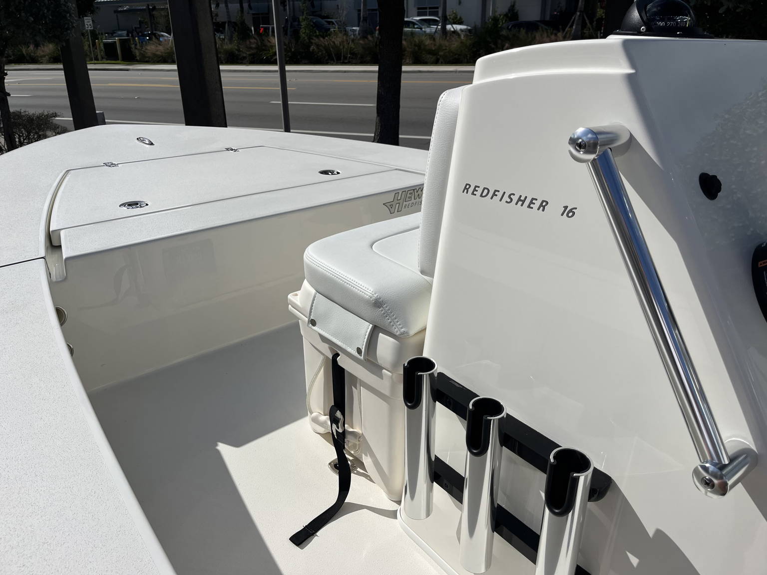 Alternative image of Hewes Redfisher 16 in Vero Beach, FL