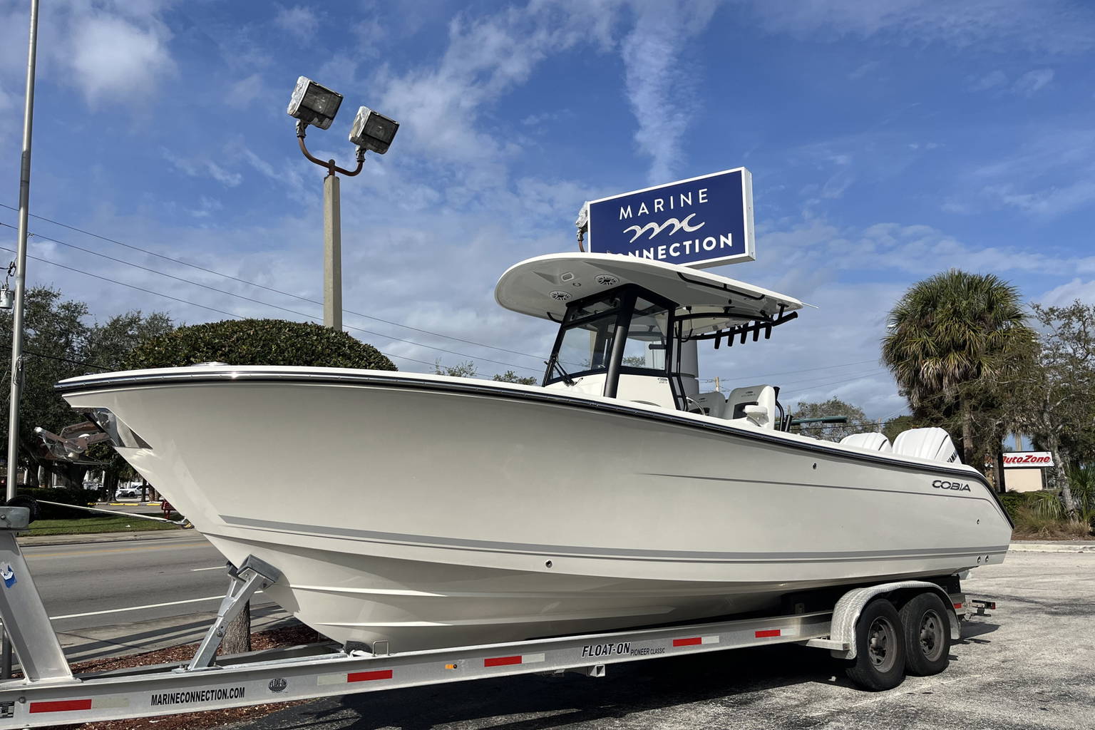 New 2026 Cobia 285 CC #J023 image 2