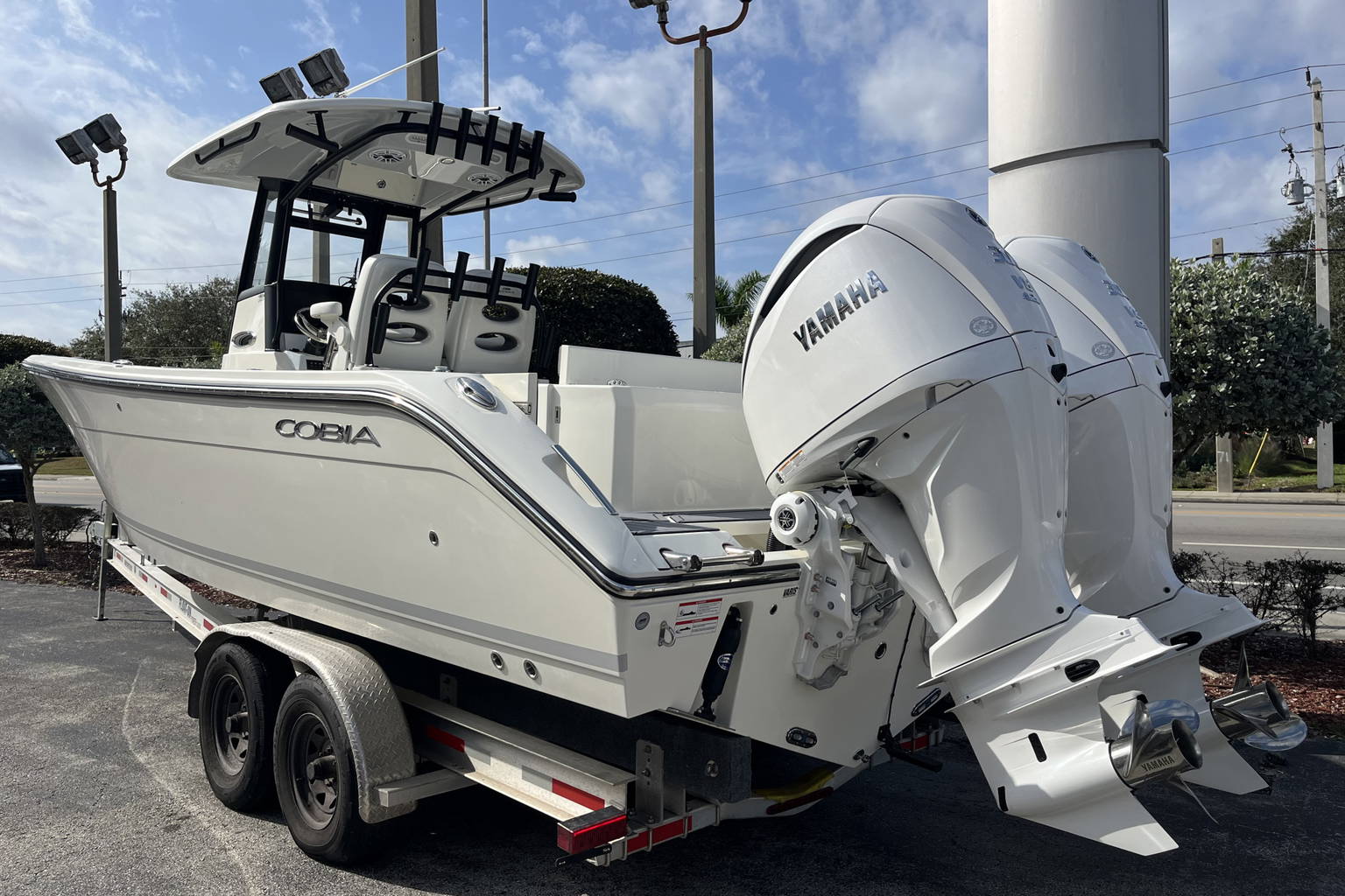 New 2026 Cobia 285 CC #J023 image 4