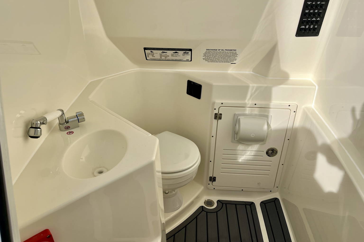 New 2026 Cobia 285 CC #J023 image 25