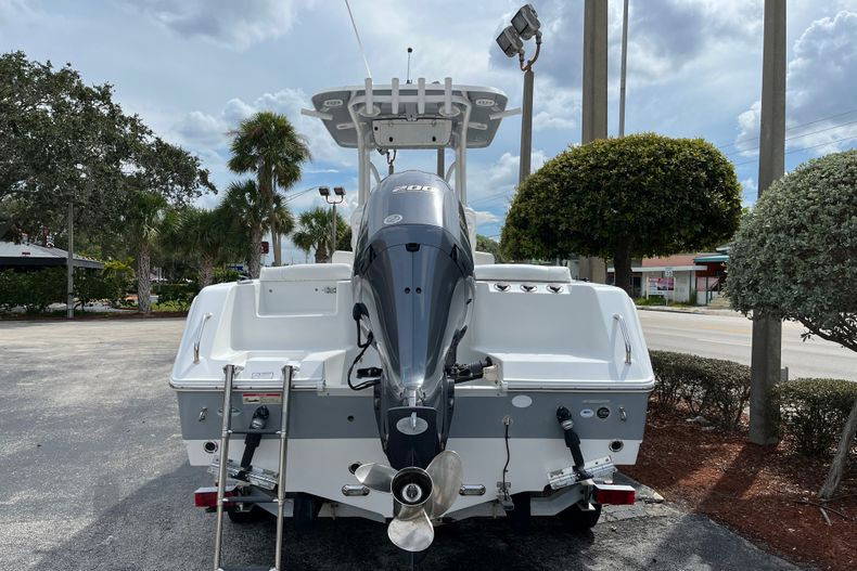 Used 2017 Sea Hunt Ultra 234 #0416 image 4