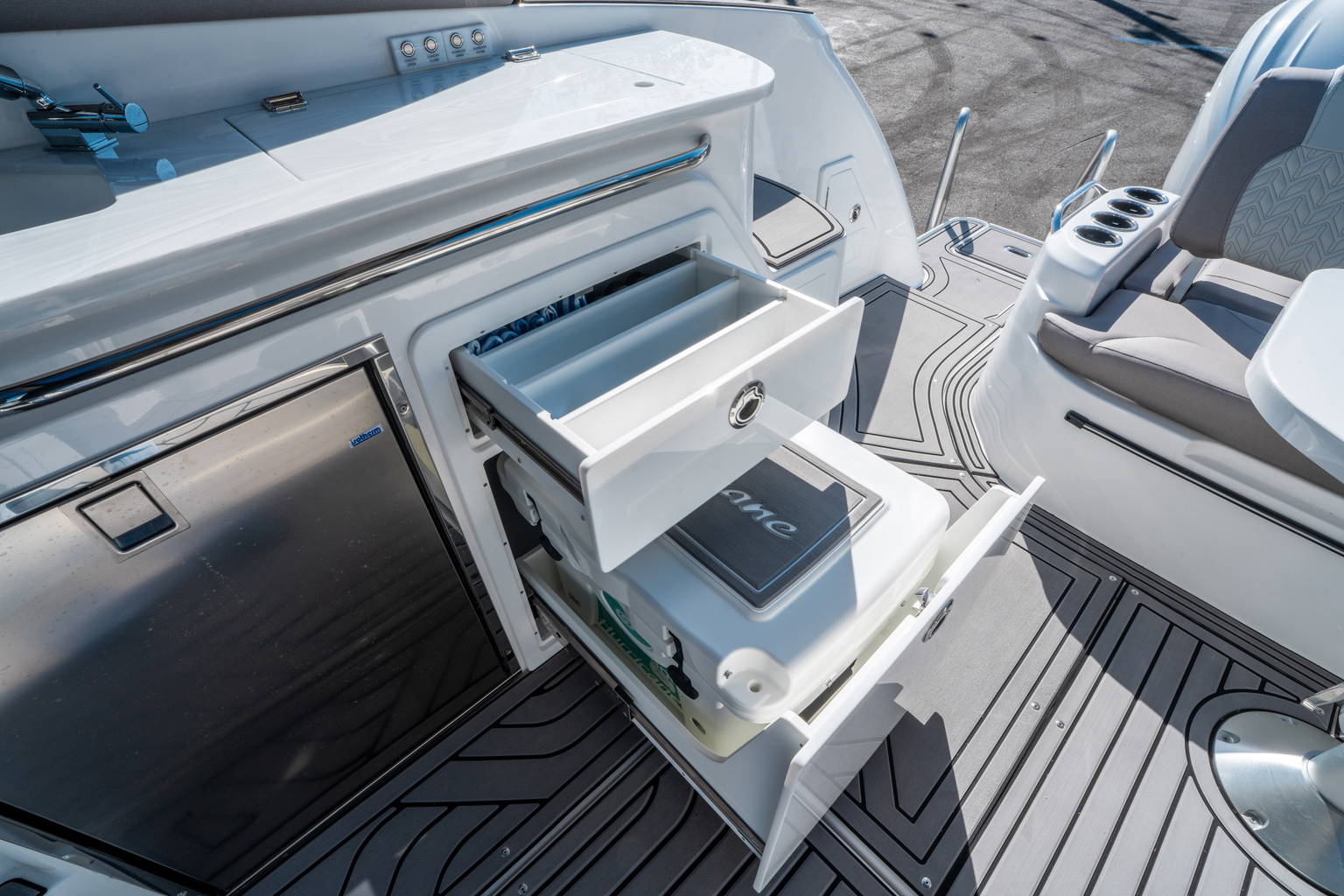 New 2026 Hurricane SunDeck 3200 OB #0871 image 15