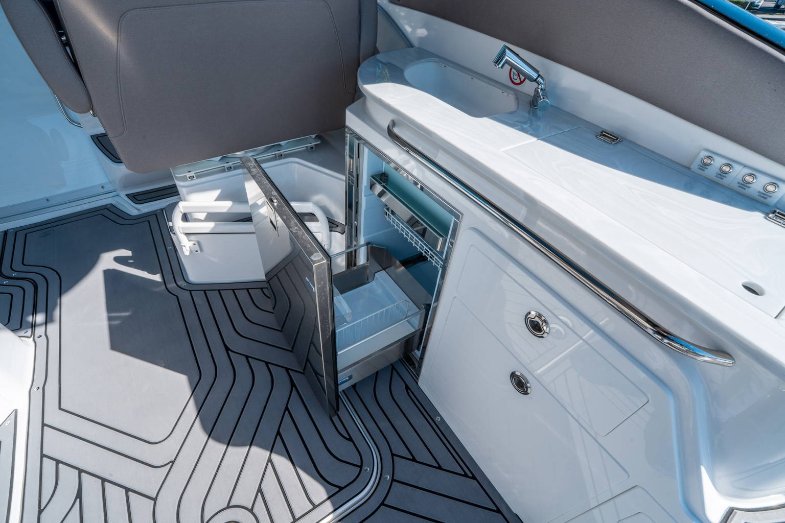 New 2026 Hurricane SunDeck 3200 OB #0871 image 16