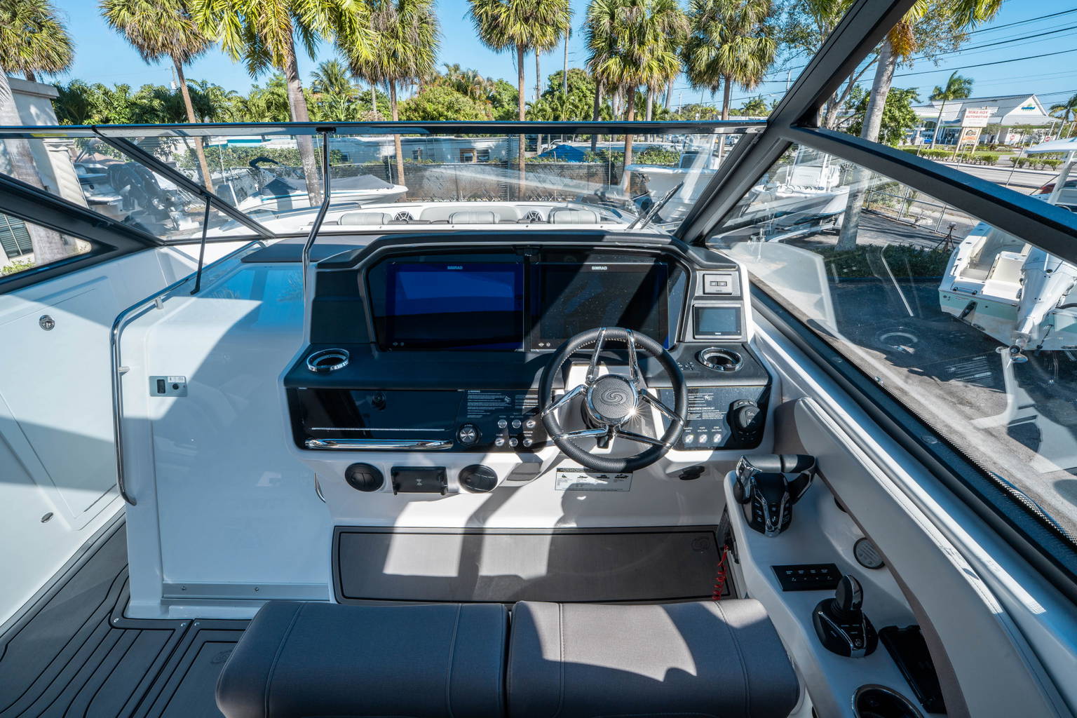 New 2026 Hurricane SunDeck 3200 OB #0871 image 18