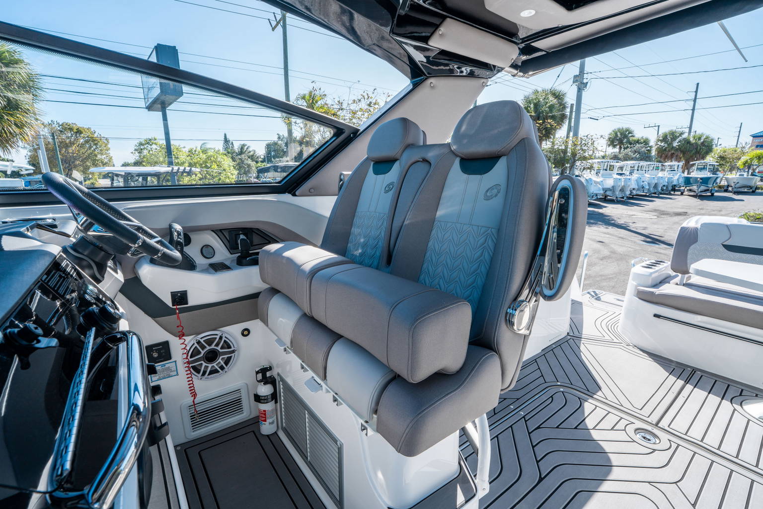 New 2026 Hurricane SunDeck 3200 OB #0871 image 20