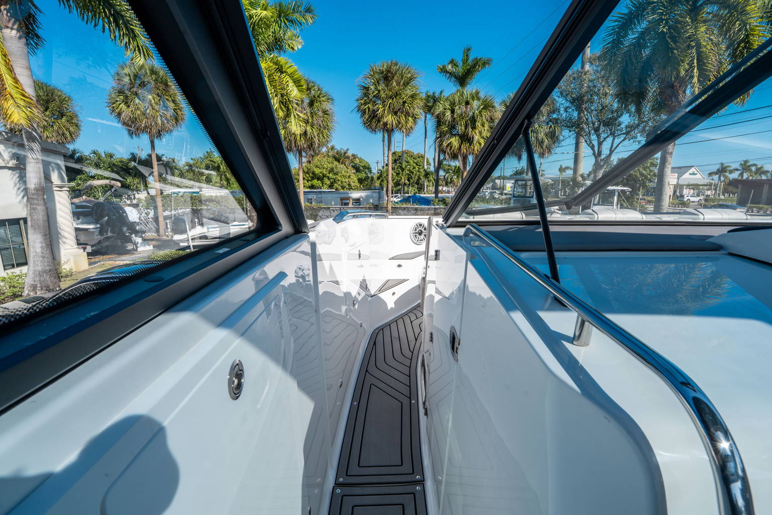 New 2026 Hurricane SunDeck 3200 OB #0871 image 24