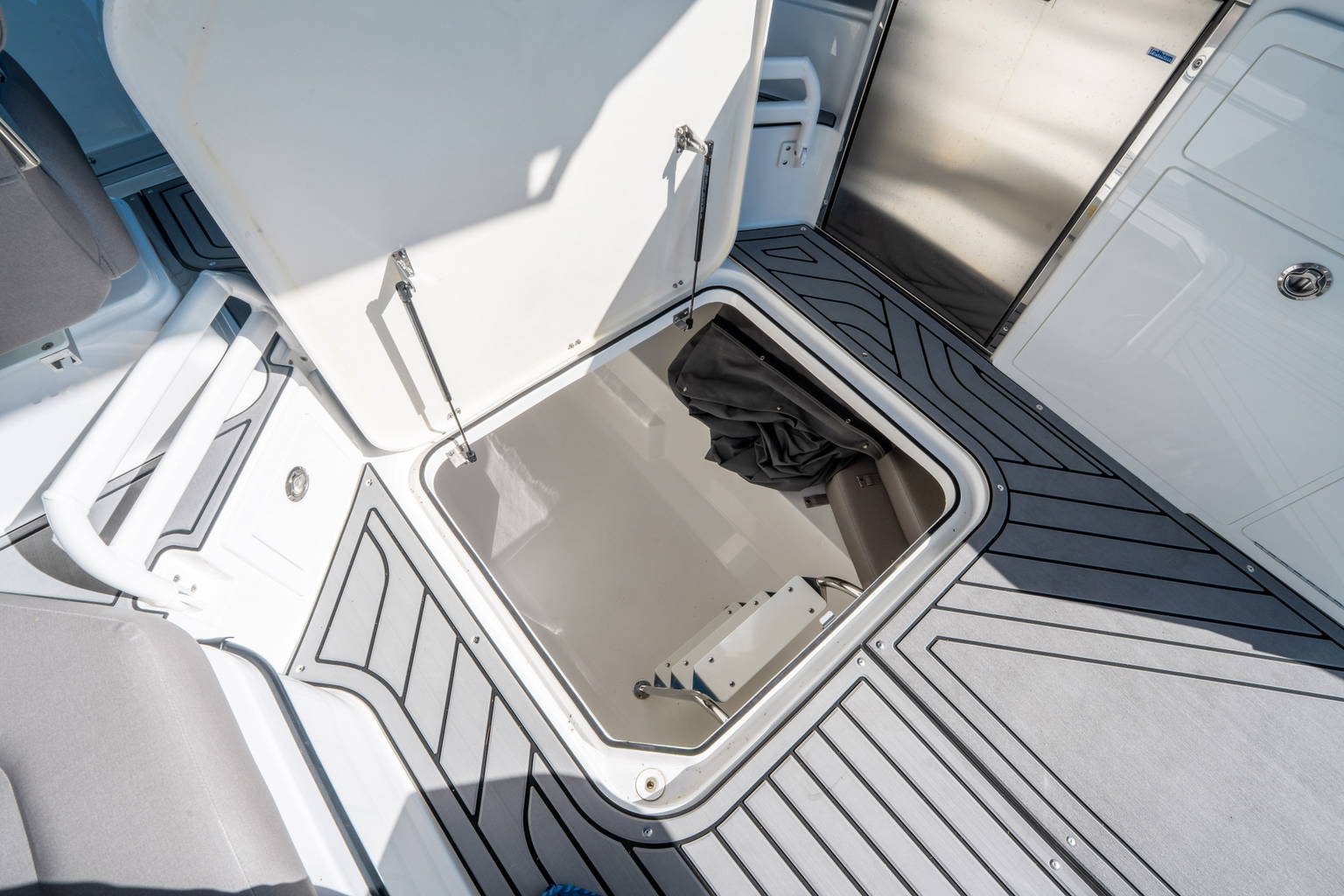 New 2026 Hurricane SunDeck 3200 OB #0871 image 31