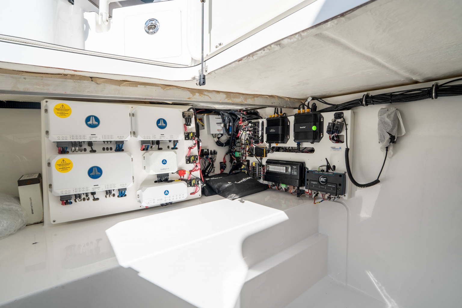 New 2026 Hurricane SunDeck 3200 OB #0871 image 32