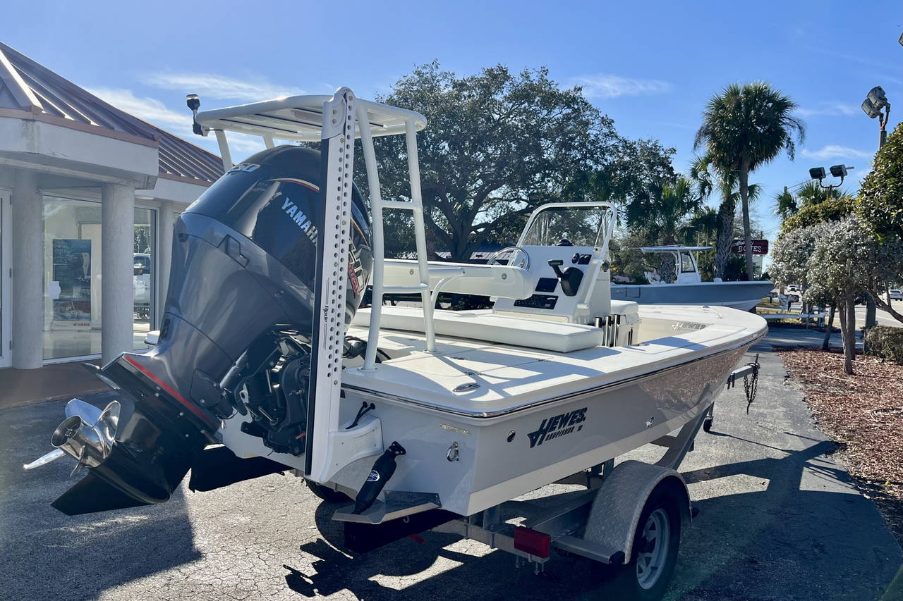 Alternative image of Hewes Redfisher 18 in Vero Beach, FL