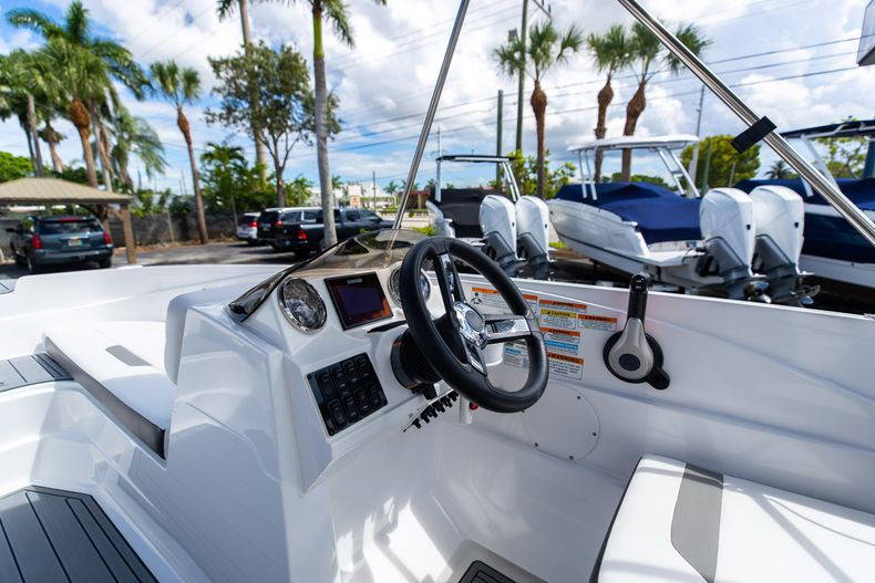 Used 2021 Hurricane SunDeck Sport SS 185 OB #9844 image 28