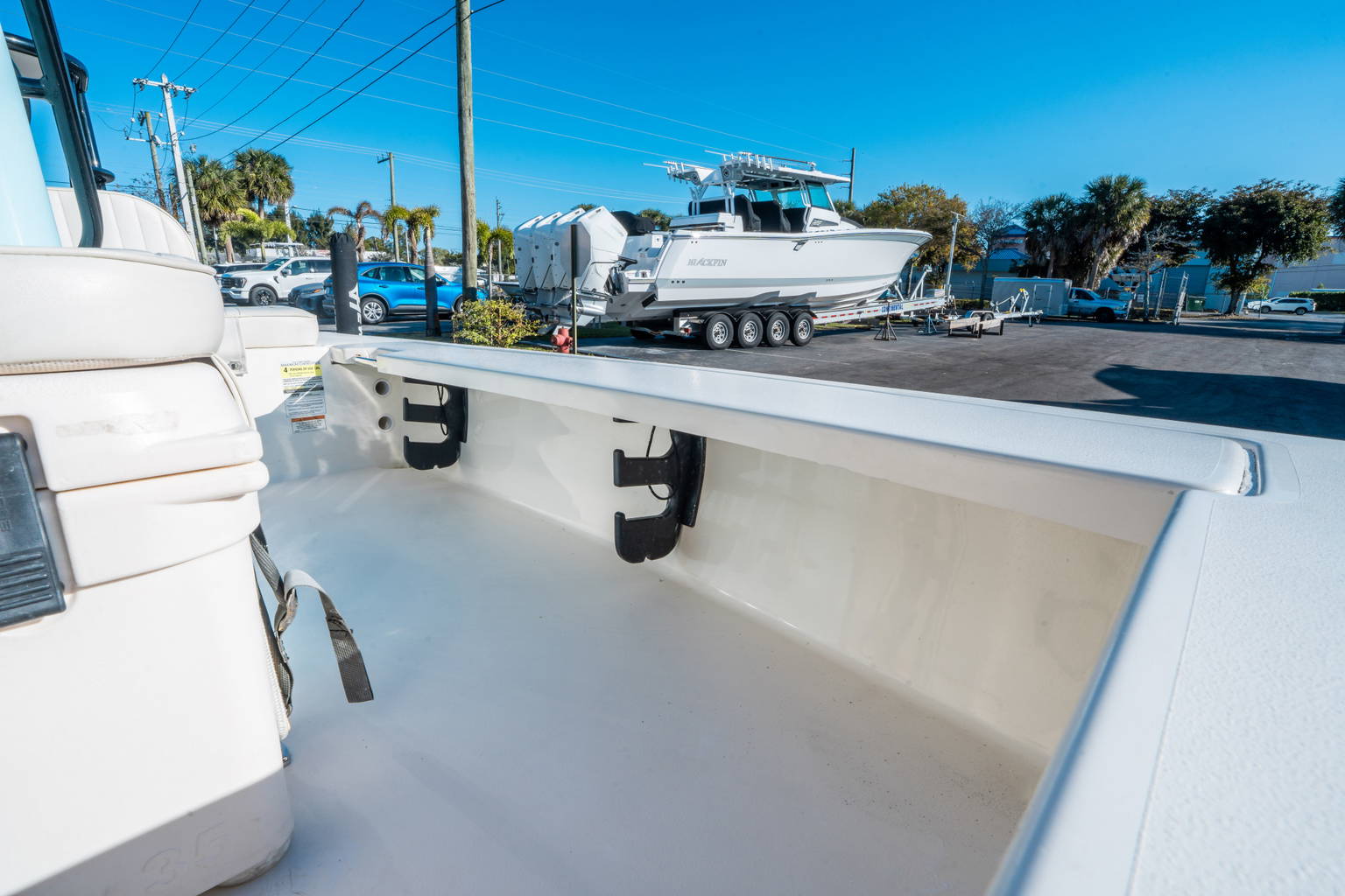 Used 2018 Hewes Redfisher 18 #C047 image 13