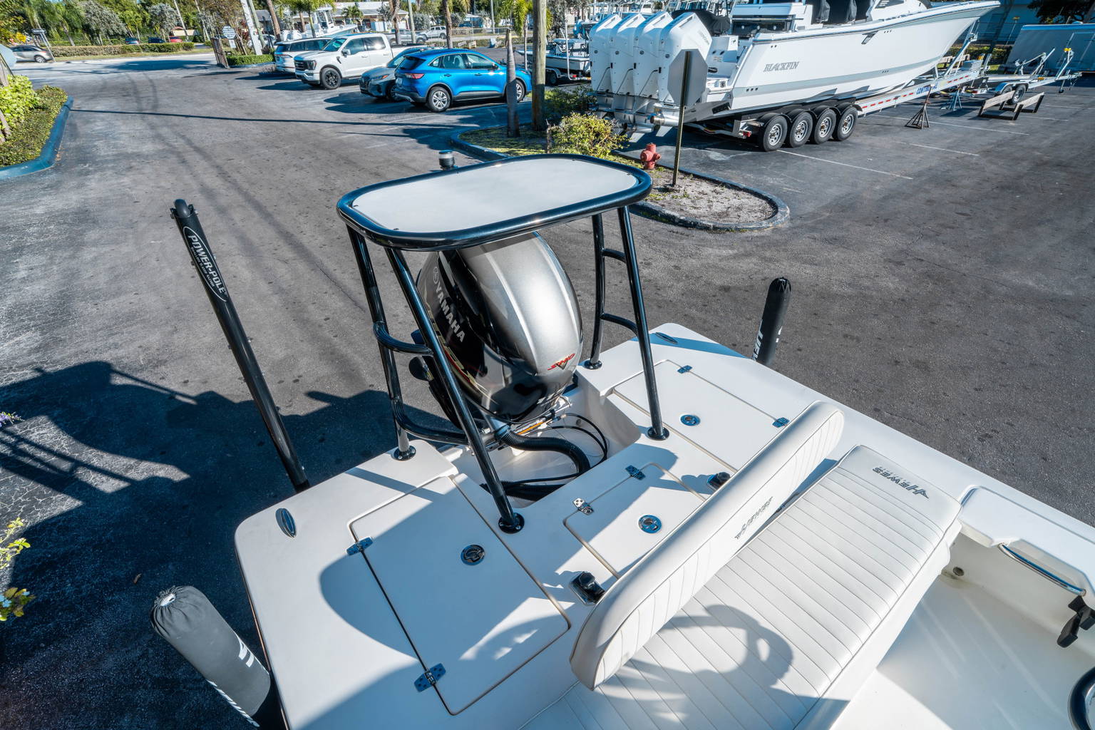 Used 2018 Hewes Redfisher 18 #C047 image 9