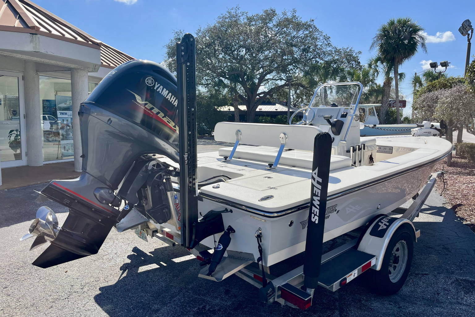 Used 2022 Hewes 18 Redfisher #F019 image 6