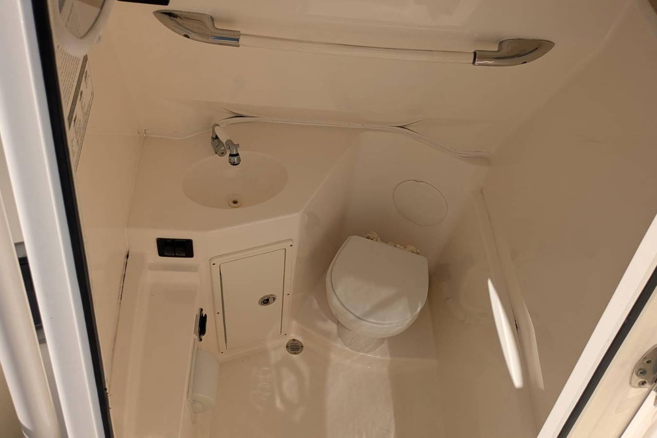 Used 2018 Cobia 277 CC #W031 image 12