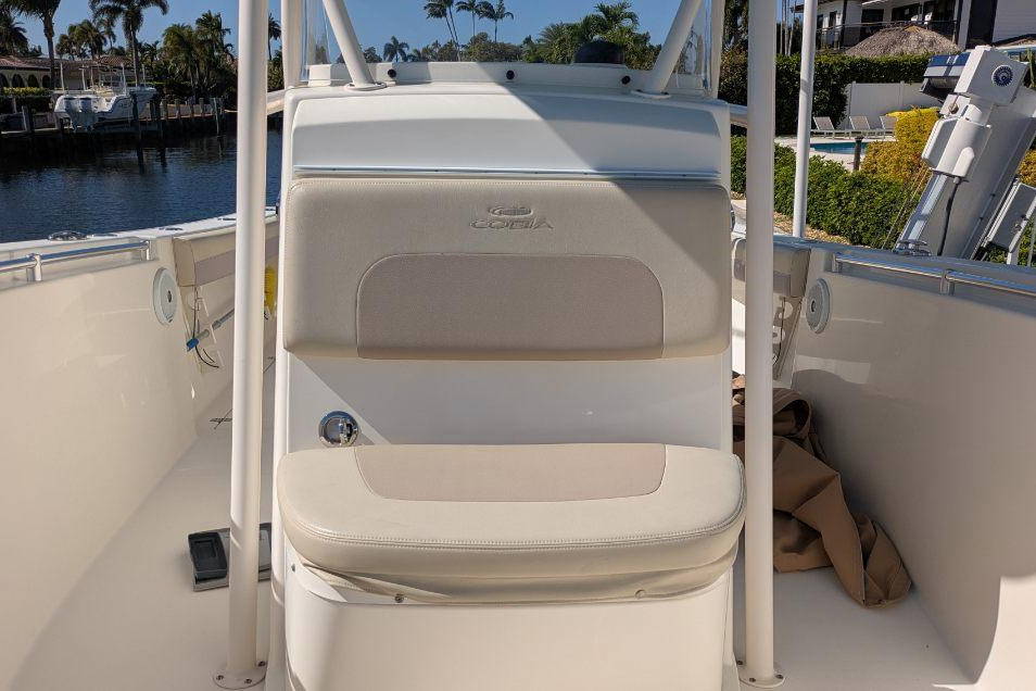 Used 2018 Cobia 277 CC #W031 image 11