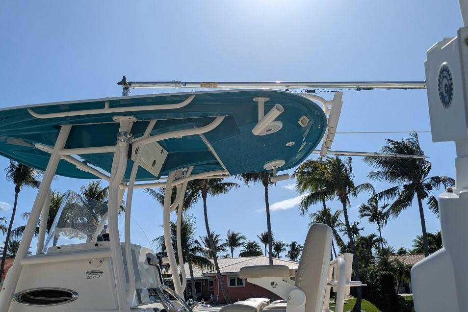 Used 2018 Cobia 277 CC #W031 image 5