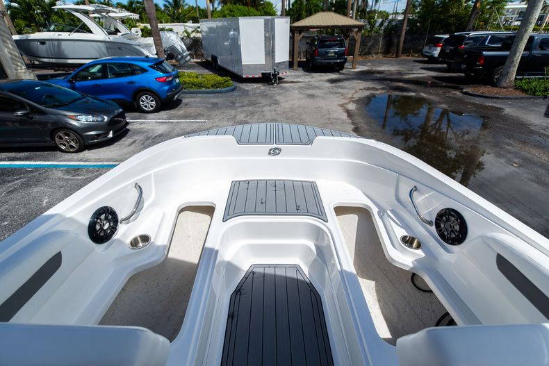 Used 2021 Hurricane SunDeck Sport SS 185 OB #9844 image 36