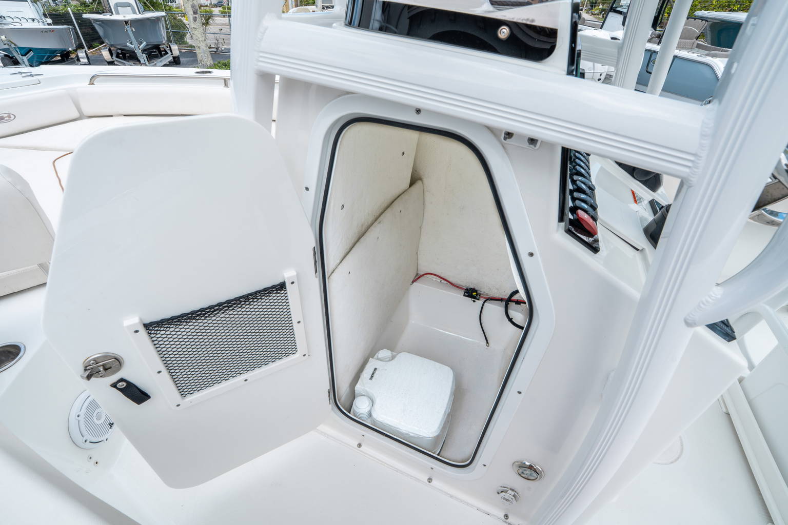 Used 2022 Sea Hunt Ultra 234 #0374 image 17