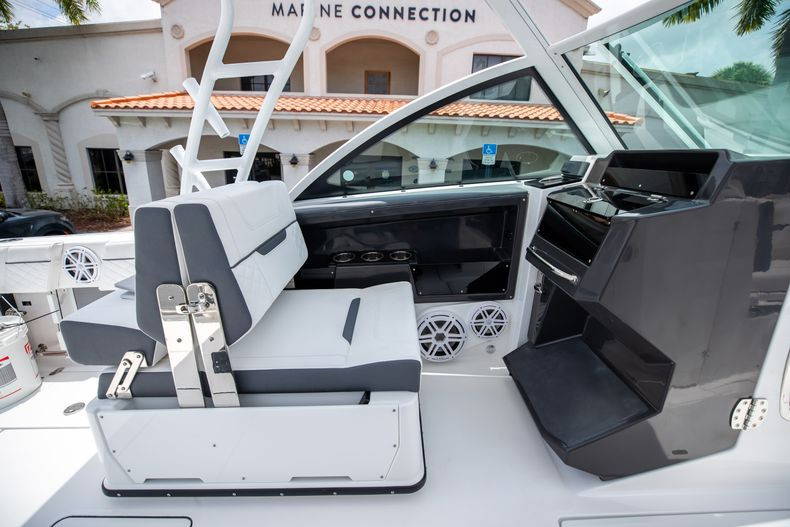 New 2022 Blackfin 252DC #H184 image 36