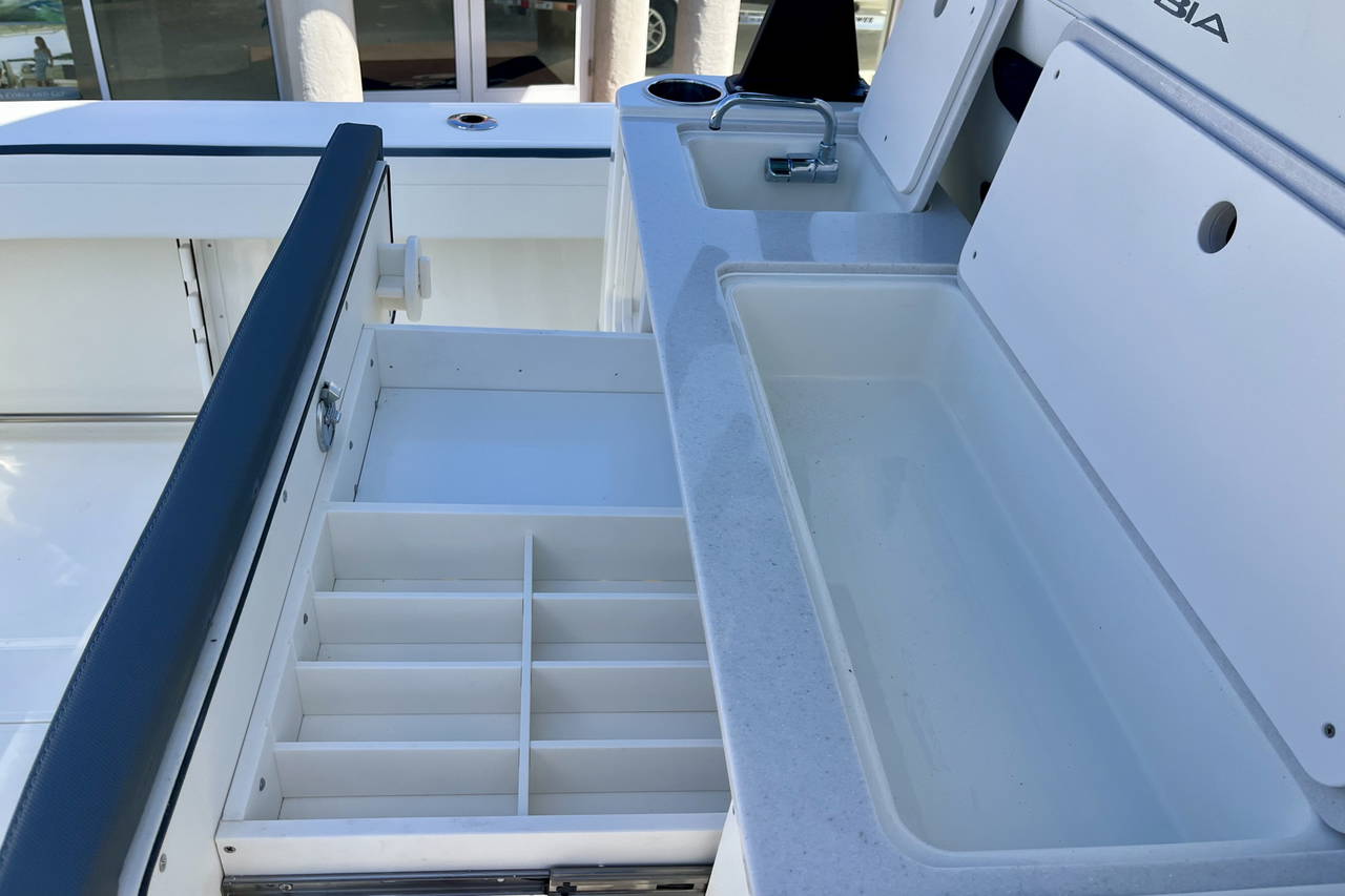 Alternative image of Cobia 305 CC in Vero Beach, FL