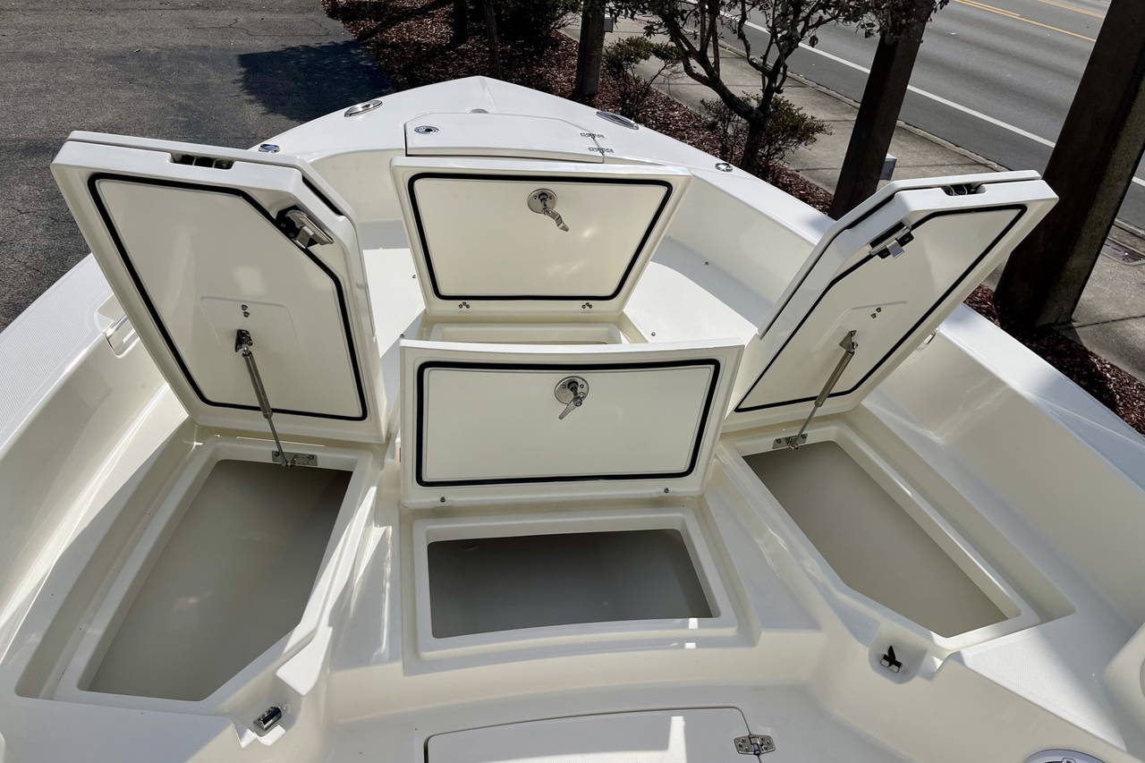 Alternative image of Pathfinder 2600 TRS in Vero Beach, FL