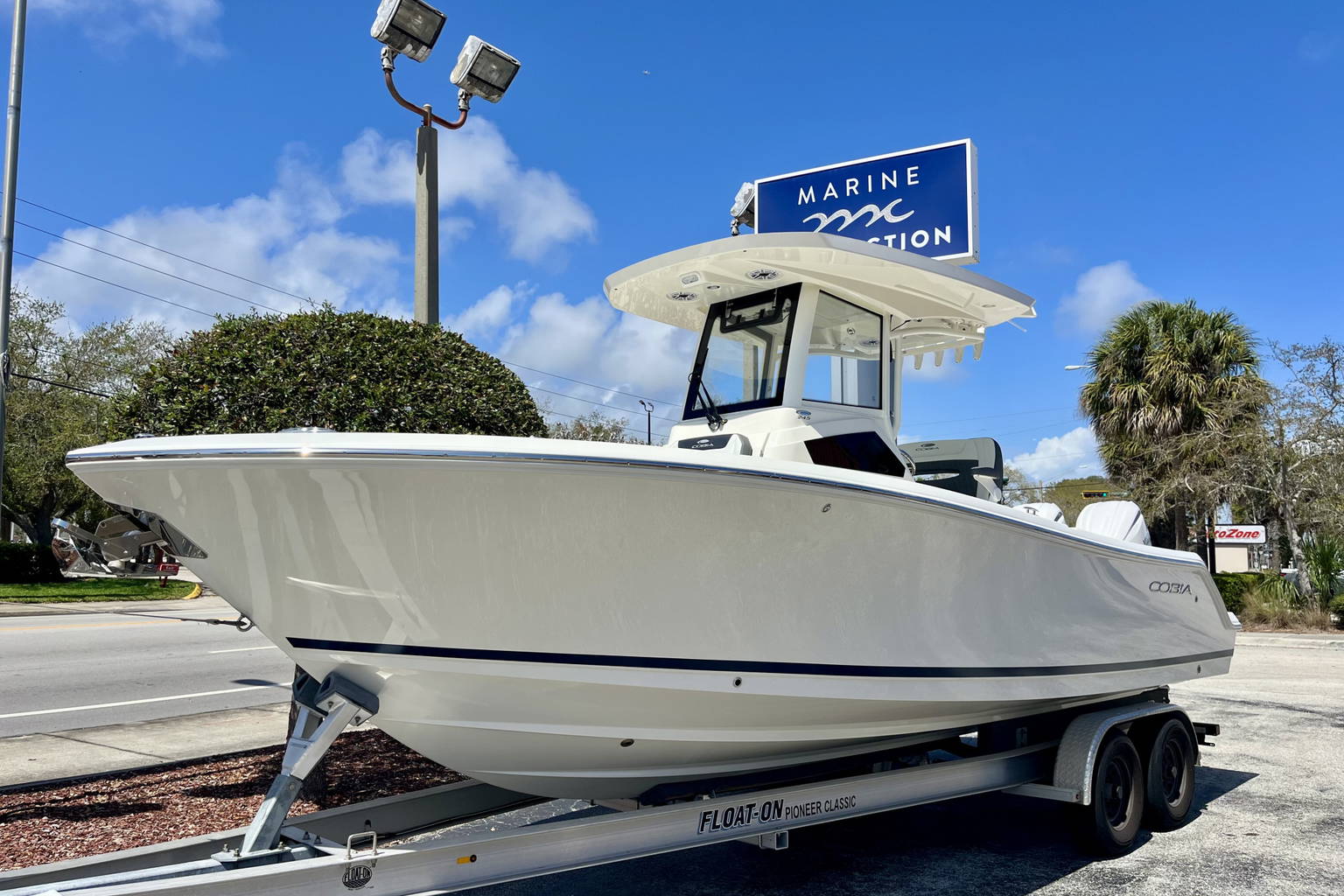 New 2026 Cobia 245 CC #M034 image 2