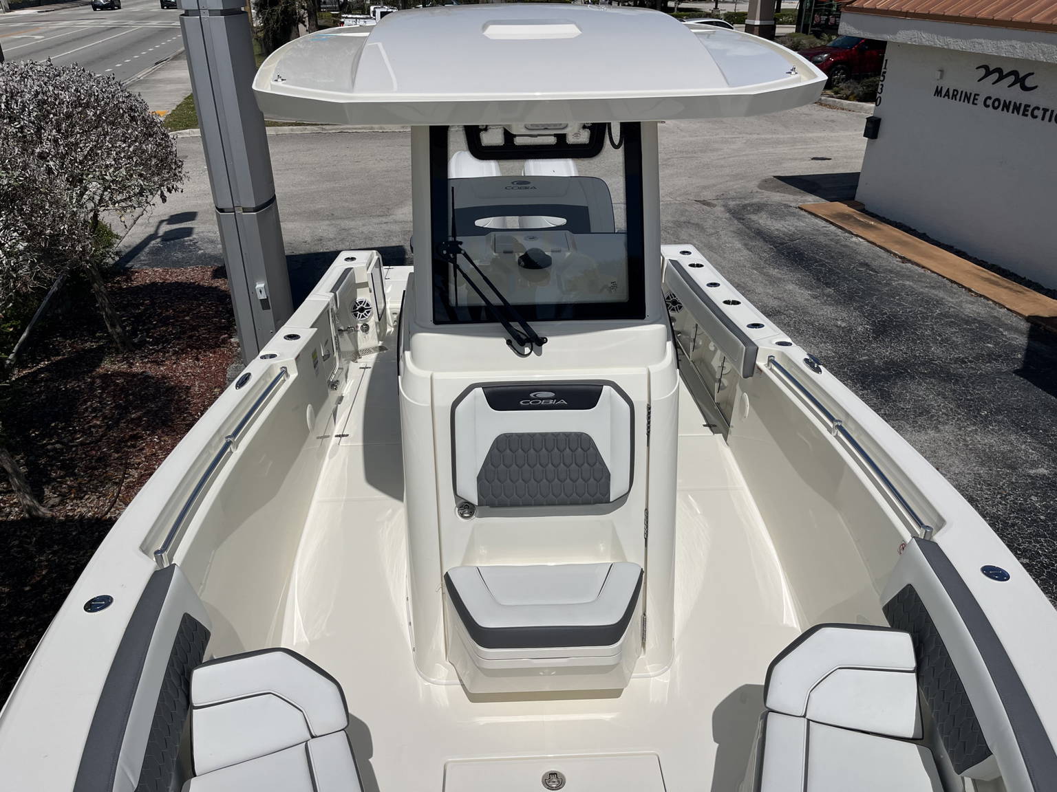 Alternative image of Cobia 245 CC in Vero Beach, FL
